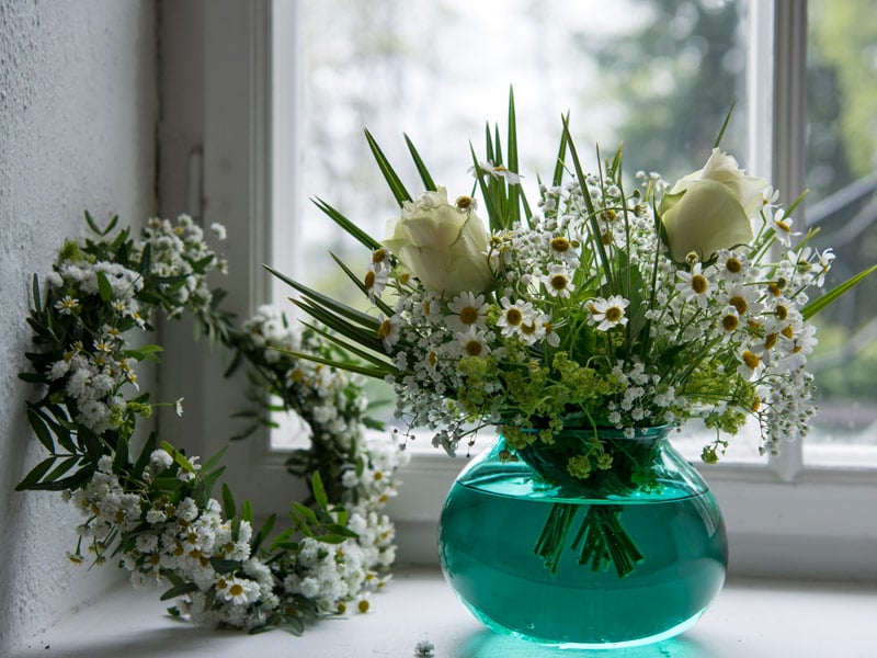 floriss-sommerblomster-tanacetum-brudeslor-bukett_.jpg