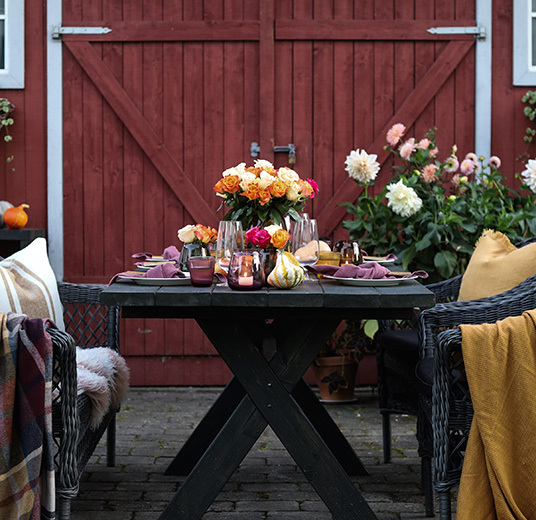 slik-pynter-du-hoestbordet-med-vakre-roser-1.jpg