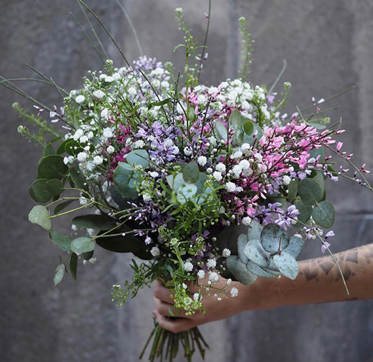 bukett-1-blomster-til-konfirmasjon-floriss.jpg