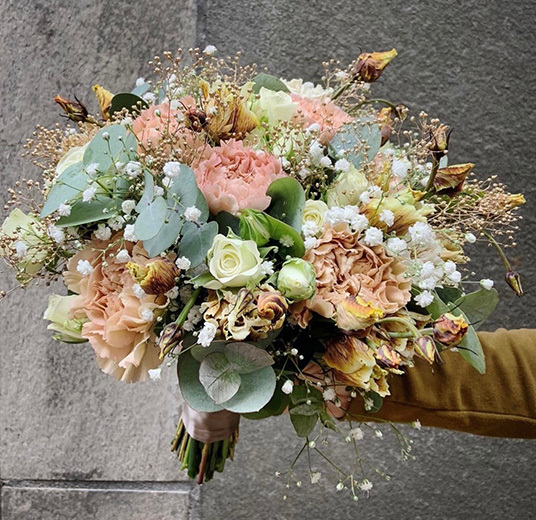 bukett-2-blomster-til-konfirmasjon-floriss.jpg