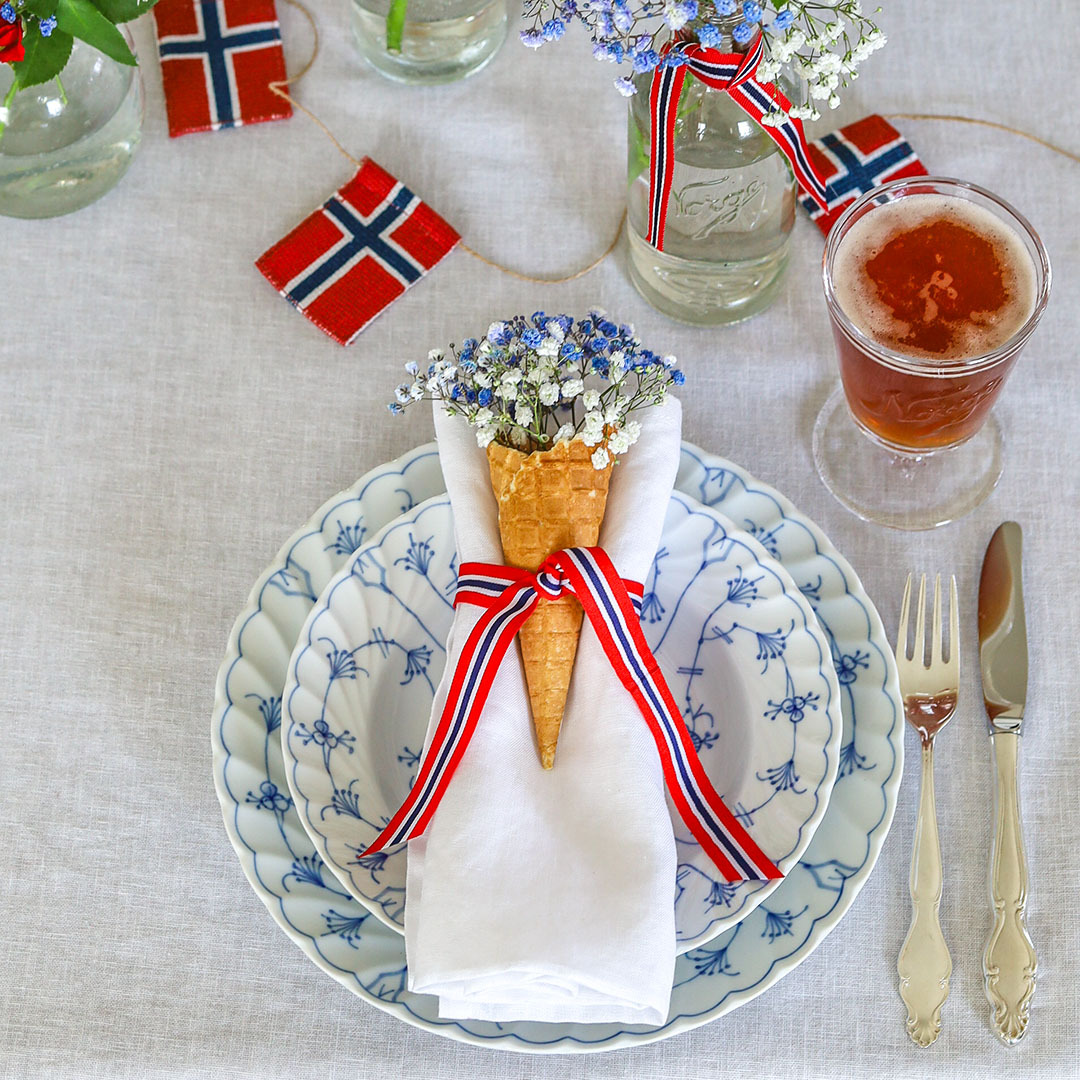 grillspyd-med-friske-baer-og-marsmellows.jpg